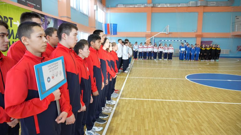 Спартакиада школьников Ямальского района открылась минутой молчания по жертвам теракта